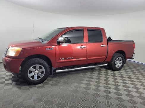 Used 2014 Nissan Titan SV w/ SV Value Truck Package RWD image 2