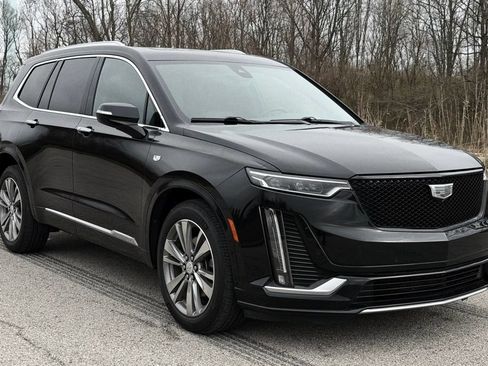 Used 2022 Cadillac XT6 Premium Luxury w/ Technology Package AWD/4WD image 36