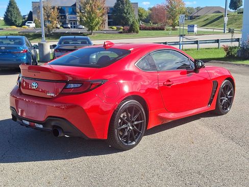 Used 2023 Toyota GR86 Premium image 6