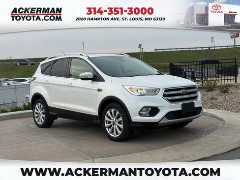 Used 2017 Ford Escape Titanium image 1