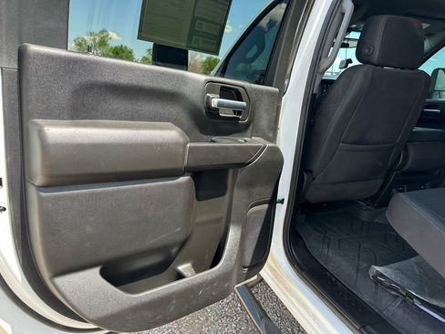 Used 2023 Chevrolet Silverado 2500 Custom w/ Custom Value Package AWD/4WD image 28