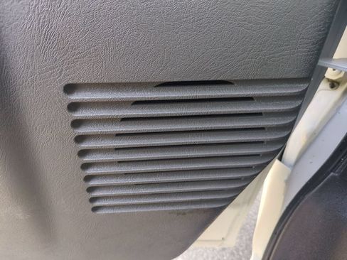 Used 2025 Chevrolet Express 3500 w/ Power Convenience Package RWD image 15
