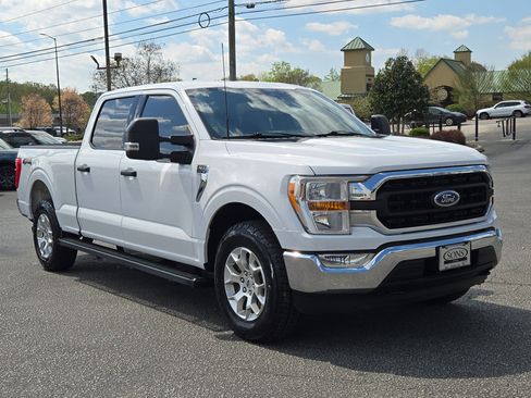 Used 2022 Ford F150 XLT w/ Equipment Group 301A Mid AWD/4WD image 5