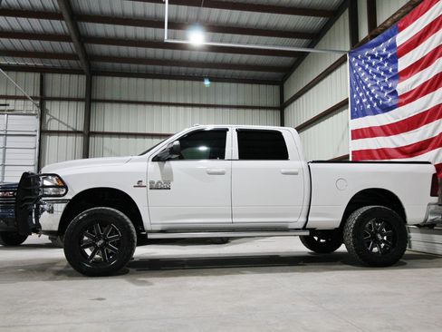 Used 2018 RAM 2500 Tradesman w/ Chrome Appearance Group AWD/4WD image 5