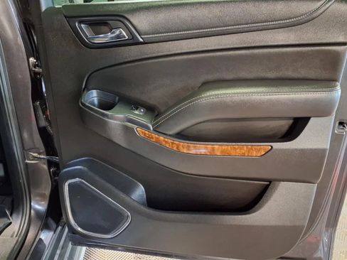 Used 2017 Chevrolet Suburban Premier image 13