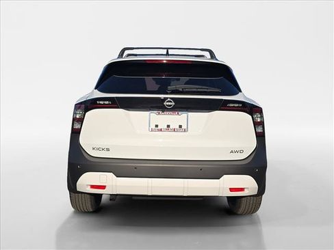 New 2026 Nissan Kicks SV w/ SV Premium Package AWD/4WD image 4