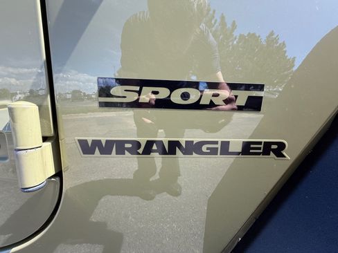 Used 2013 Jeep Wrangler Sport AWD/4WD image 29