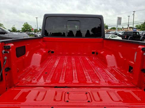 Certified 2026 Jeep Gladiator Mojave AWD/4WD image 18