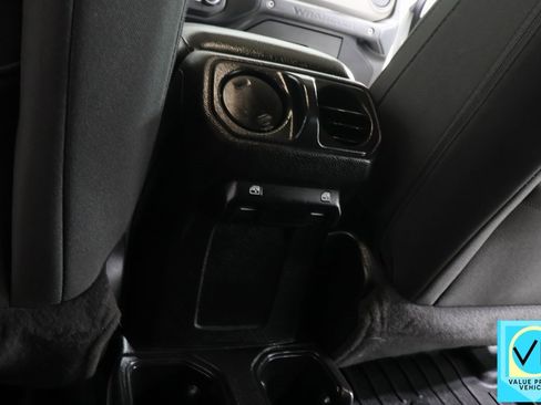 Used 2019 Jeep Wrangler Unlimited Sport S image 24