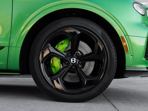 Used 2025 Bentley Bentayga image 6