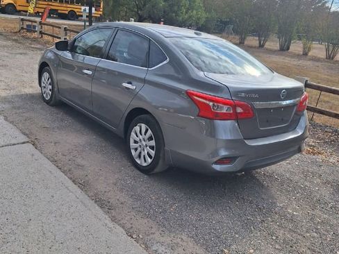 Used 2016 Nissan Sentra SV image 4