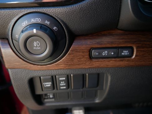 Used 2021 Nissan Titan Platinum Reserve w/ Moonroof Package image 27