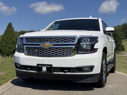 Used 2018 Chevrolet Tahoe LT w/ LT Signature Package RWD image 5