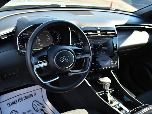 Used 2024 Hyundai Santa Cruz SEL image 16