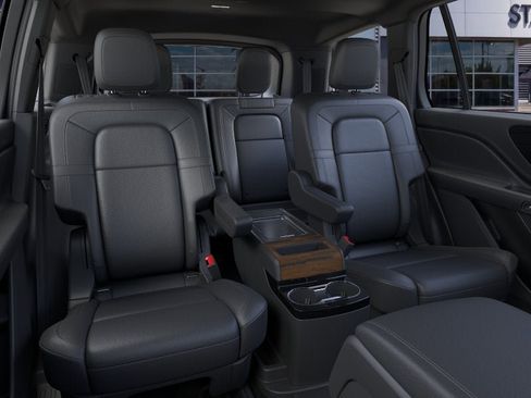 New 2026 Lincoln Aviator Reserve w/ Jet Appearance Package AWD/4WD image 11