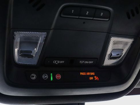 Used 2023 Chevrolet Traverse LT FWD image 31