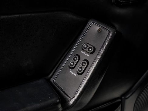 Used 1993 Ford Mustang GT image 29