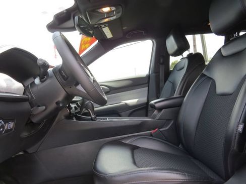 Certified 2023 Jeep Compass Latitude AWD/4WD image 15