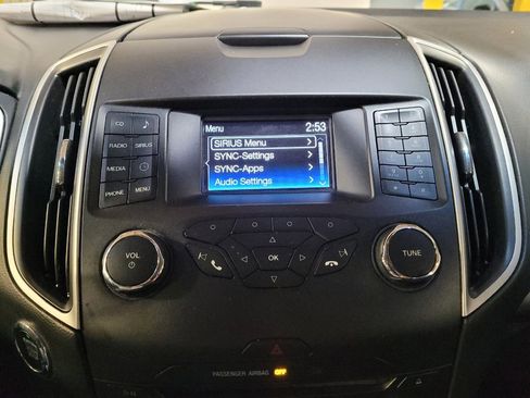 Used 2018 Ford Edge SEL image 25