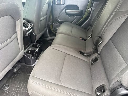 Used 2021 Jeep Gladiator Willys image 18