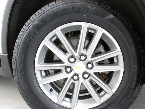 Used 2023 Chevrolet Traverse LT w/ LPO, Floor Liner Package AWD/4WD image 33