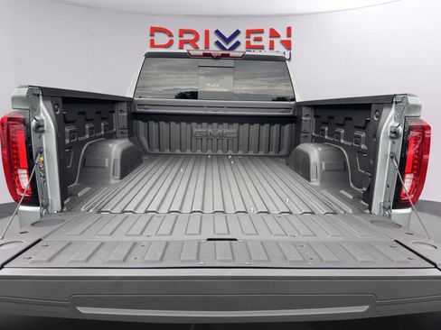 New 2026 GMC Sierra 1500 AT4 w/ AT4 Premium Package AWD/4WD image 34