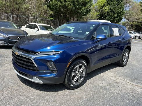 Used 2023 Chevrolet Blazer LT FWD image 3