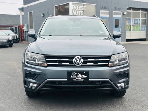 Used 2018 Volkswagen Tiguan S image 2