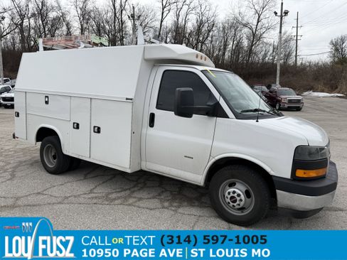 Used 2021 GMC Savana 3500 w/ Power Convenience Package image 1