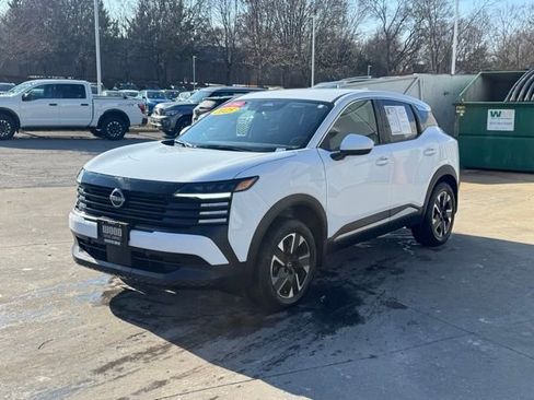 Certified 2025 Nissan Kicks SV image 3