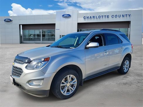 Used 2017 Chevrolet Equinox LT w/ Convenience Package image 2