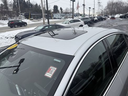 Used 2017 Volvo S60 T5 Inscription Platinum w/ Climate Package image 7