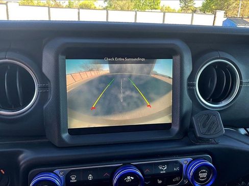Used 2021 Jeep Wrangler Unlimited Sahara w/ Uconnect 4C Nav & Sound Group AWD/4WD image 14