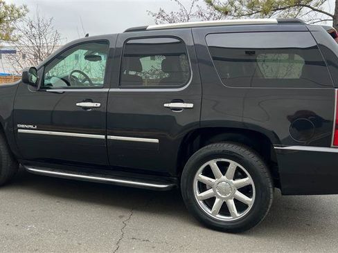 Used 2013 GMC Yukon Denali AWD/4WD image 9