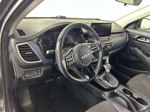 Used 2022 Kia Seltos Nightfall Edition image 14