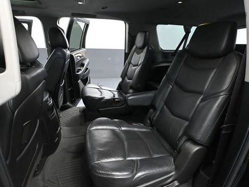 Used 2017 Cadillac Escalade ESV Luxury image 36