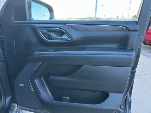 Used 2023 Chevrolet Suburban LT image 28