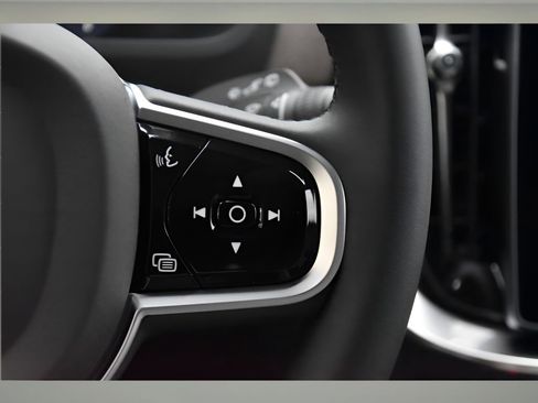 New 2026 Volvo XC90 B6 Plus w/ Protection Package Premier image 21