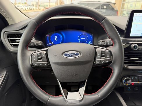 Used 2022 Ford Escape SEL w/ SEL Stealth AWD Package image 9