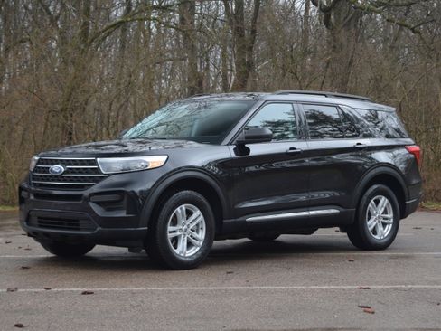 Used 2022 Ford Explorer XLT image 22