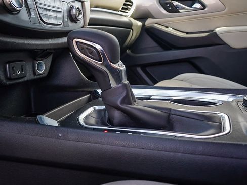 Used 2022 Chevrolet Traverse LS w/ Midnight/Sport Edition image 25