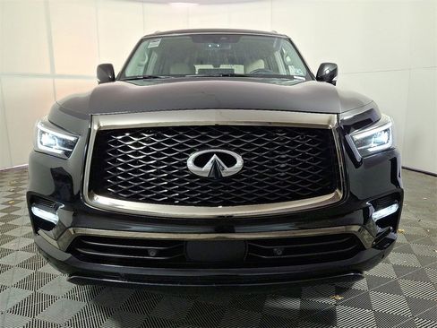 Certified 2023 INFINITI QX80 Premium Select w/ All-Season Package image 2