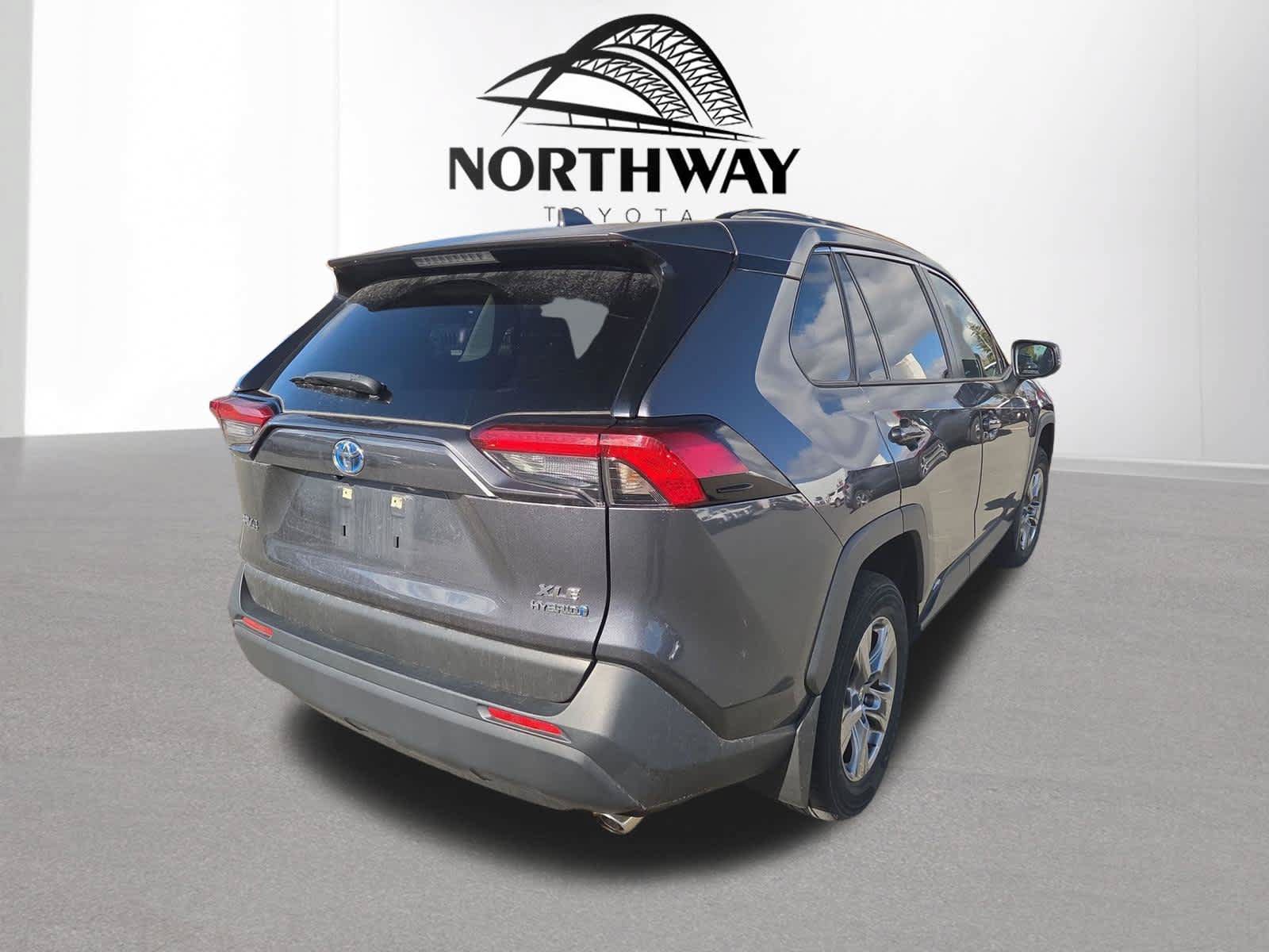 Used 2023 Toyota RAV4 XLE w/ XLE Grade Weather Package AWD/4WD image 3