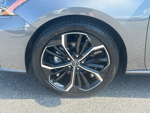 Used 2025 Nissan Altima 2.5 SR w/ SR Premium Package FWD image 11