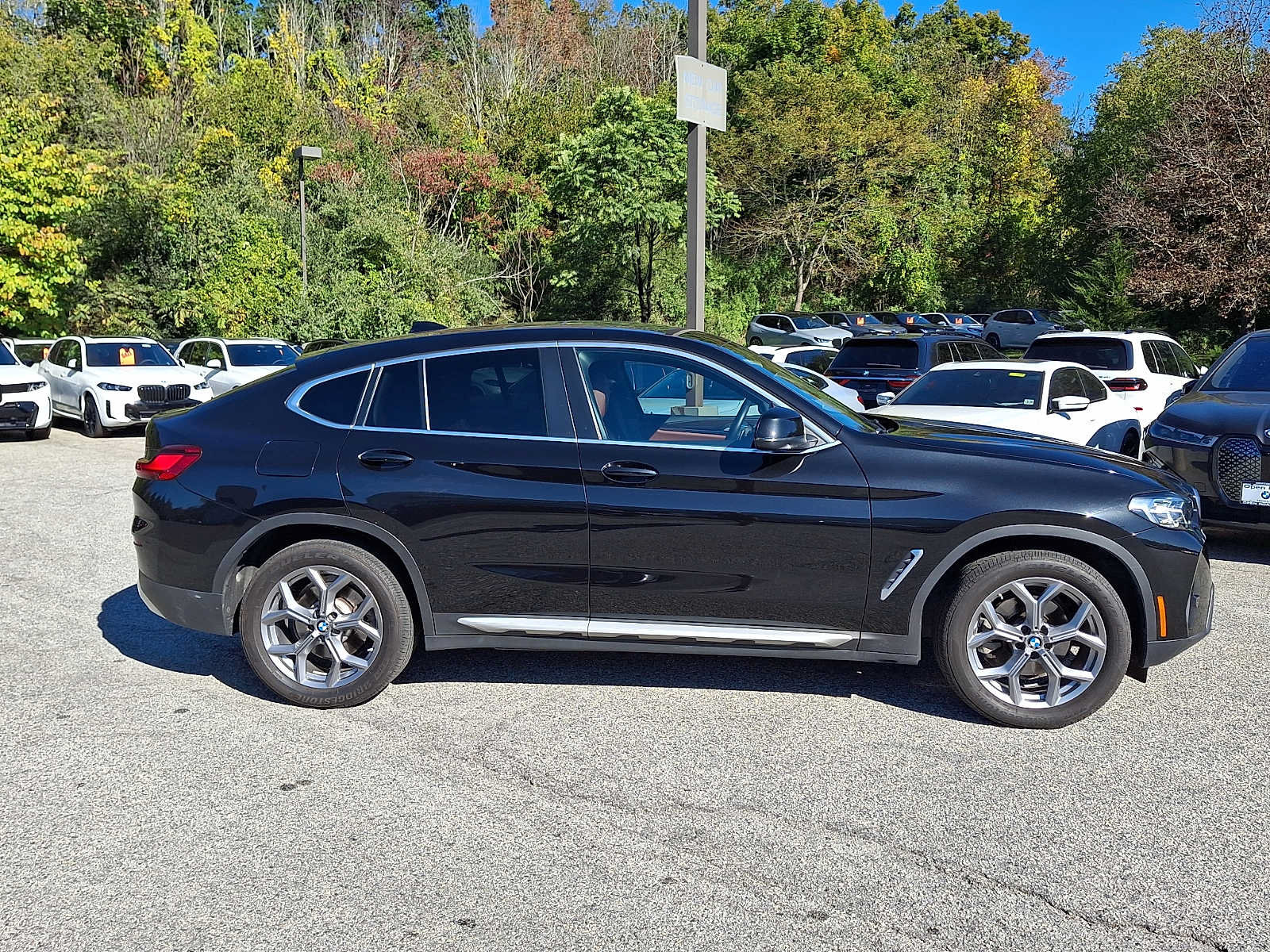 Used 2025 BMW X4 xDrive30i w/ Premium Package AWD/4WD image 7