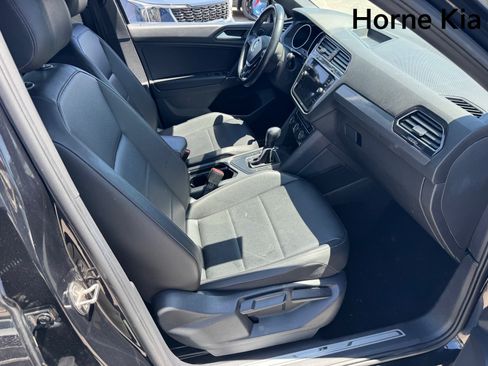Used 2020 Volkswagen Tiguan SE R-Line FWD image 25