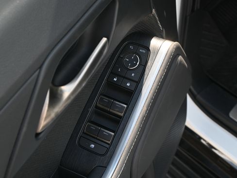 Used 2024 Lexus GX 550 w/ Cold Area Package image 15