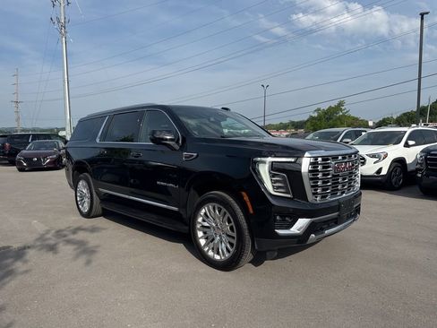 Used 2025 GMC Yukon XL Denali AWD/4WD image 1