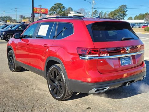 Certified 2025 Volkswagen Atlas SE image 6