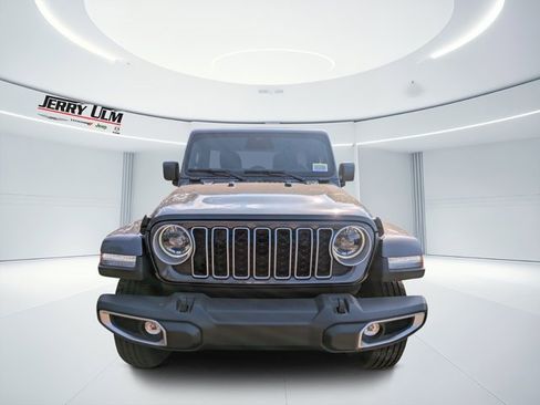 New 2026 Jeep Wrangler Sahara image 7